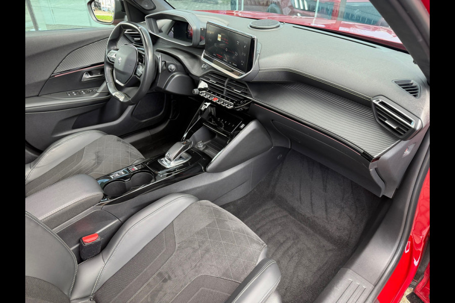 Peugeot 2008 1.2 Turbo GT-Line 155pk - Automaat - Panodak - Navi - Winterpakket - Climate