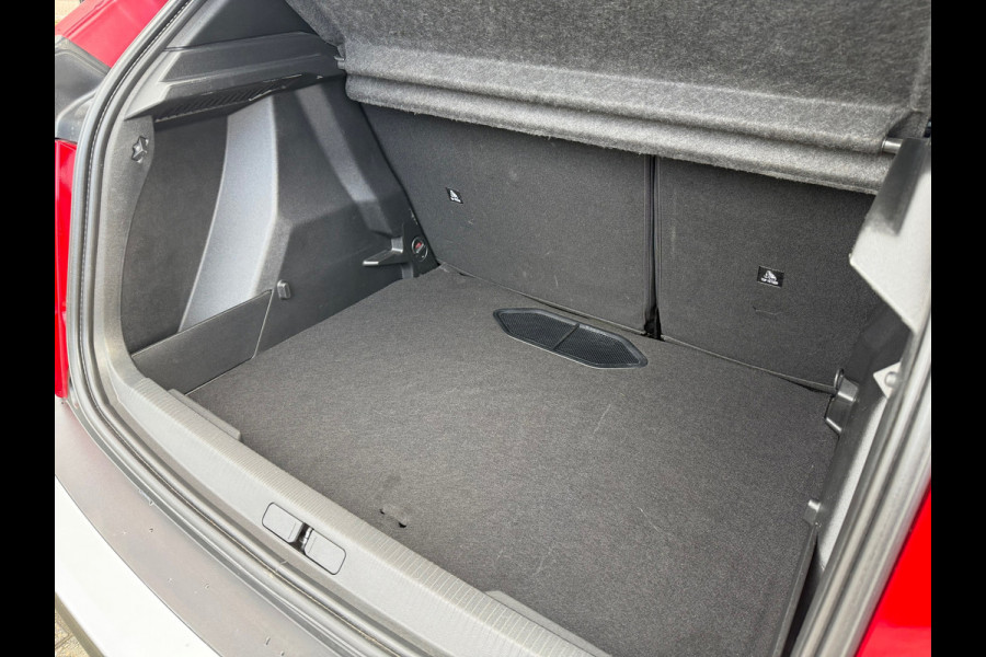 Peugeot 2008 1.2 Turbo GT-Line 155pk - Automaat - Panodak - Navi - Winterpakket - Climate