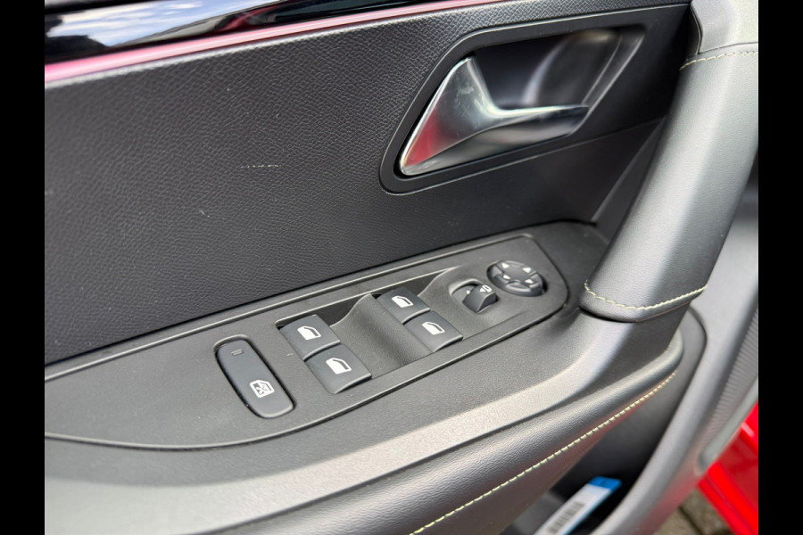 Peugeot 2008 1.2 Turbo GT-Line 155pk - Automaat - Panodak - Navi - Winterpakket - Climate