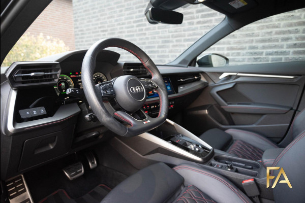 Audi A3 Sportback 45 TFSI e S edition Competition Ruitleder|Matrix|RSSeats|Sfeer|