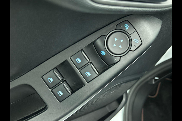 Ford Fiesta 1.0 EcoBoost Hybrid ST-Line Navigatie Apple Carplay/Android Auto Parkeersensoren achter Cruise Control Climate Control Lichtmetalen velgen