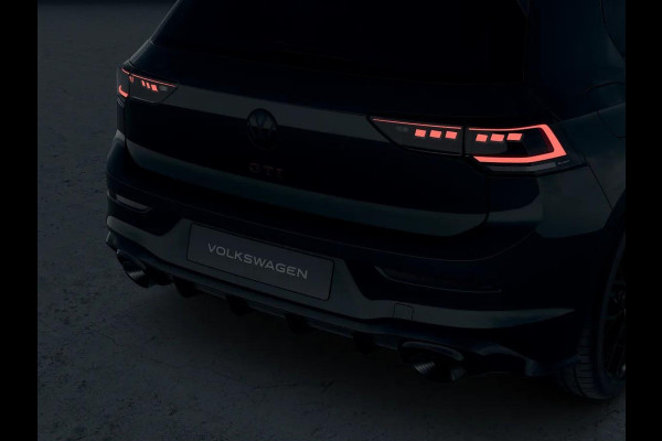 Volkswagen Golf 2.0 TSI GTI Clubsport Edition 50 325 PK | Full option | Panorama dak | Akrapovic | Harman Kardon | 19" Warmenau | Head Up Display | 360 graden camera | verlengde fabrieksgarantie