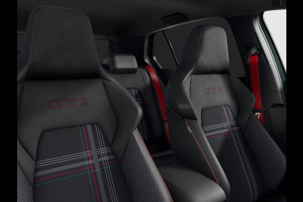 Volkswagen Golf 2.0 TSI GTI Clubsport Edition 50 325 PK | Full option | Panorama dak | Akrapovic | Harman Kardon | 19" Warmenau | Head Up Display | 360 graden camera | verlengde fabrieksgarantie