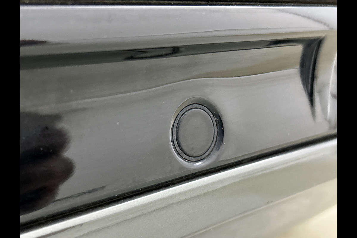 Volvo XC90 2.0 T8 AWD R-Design Panoramadak / Trekhaak / Leder-sport / Pdc+Camera / Xenon / 7Pers. / Apk 11-2026