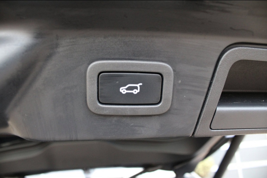 Land Rover Range Rover Velar 2.0 P250 Turbo AWD R-Dynamic HSE