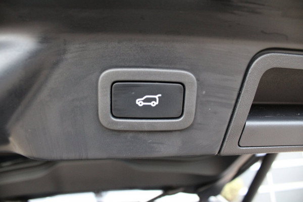 Land Rover Range Rover Velar 2.0 P250 Turbo AWD R-Dynamic HSE