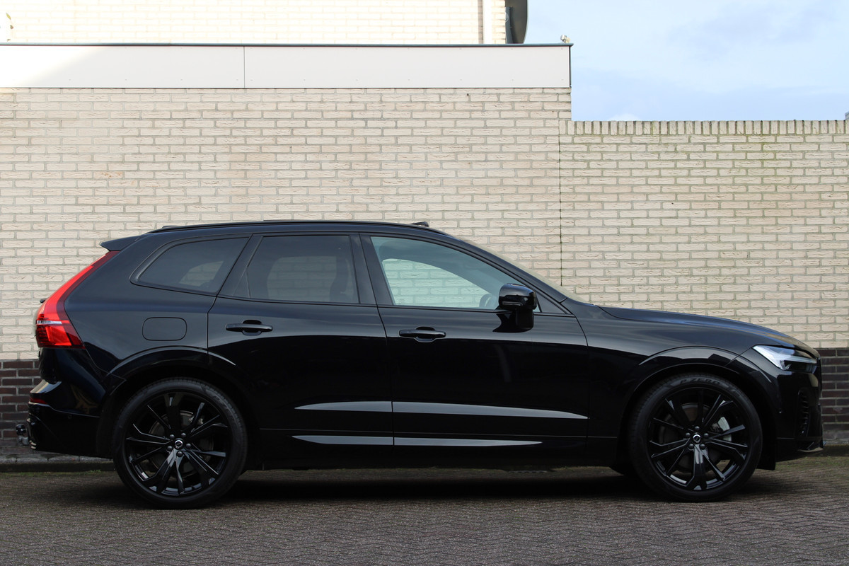 Volvo XC60 2.0 T8 Plug-in hybrid AWD Ultra Black Edition | Luchtvering | B&W | Head-Up | Trekhaak