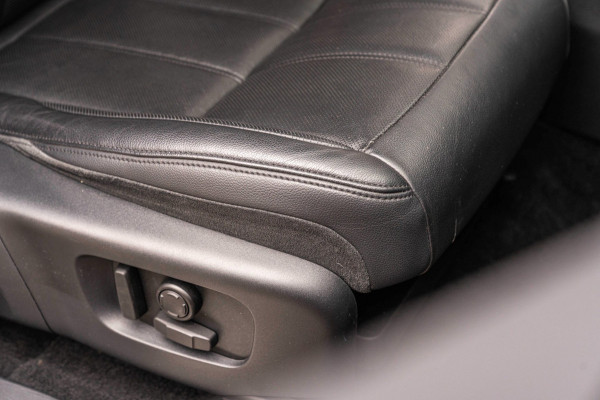 Land Rover Range Rover Evoque 2.0 P250 AWD R-Dynamic HSE ACC Meridian Leder Memory Keyless 20''