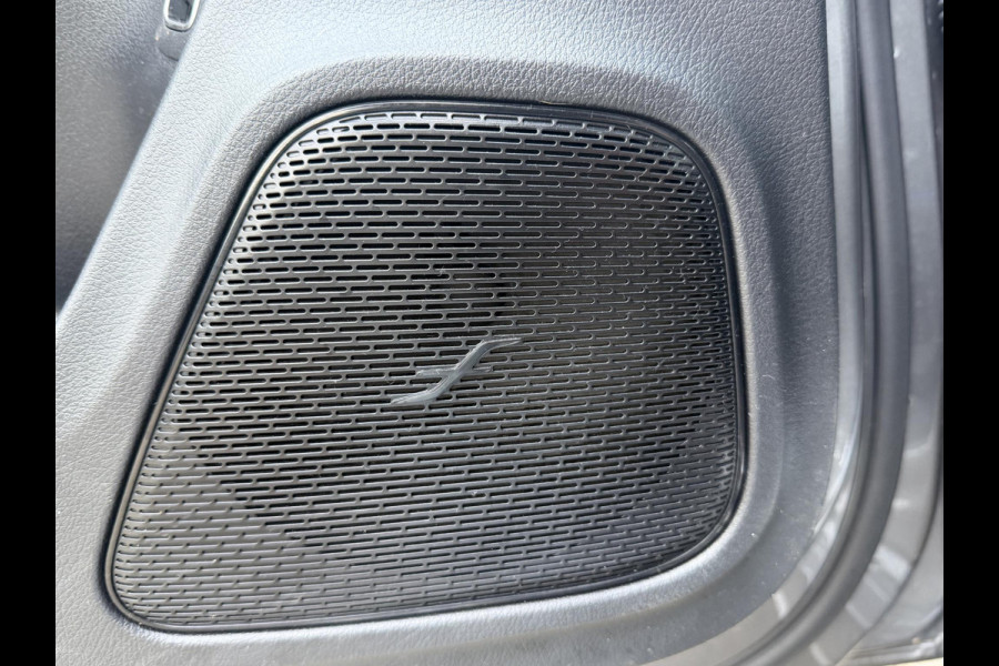 Mercedes-Benz CLA-Klasse 180 Business Solution AMG VAN € 30.900,- VOOR € 28.440,- UW LENTEVOORDEEL € 2.460,-! | PANO | AMG-LINE | STOELVERWARMING | SFEERVERLICHTING| CAMERA| KEYLESS|