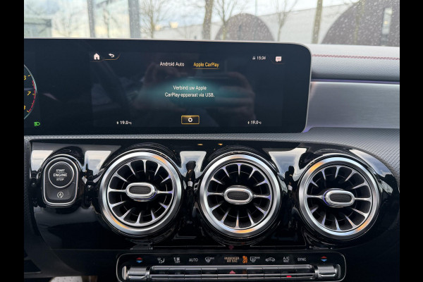 Mercedes-Benz CLA-Klasse 180 Business Solution AMG VAN € 30.900,- VOOR € 28.440,- UW LENTEVOORDEEL € 2.460,-! | PANO | AMG-LINE | STOELVERWARMING | SFEERVERLICHTING| CAMERA| KEYLESS|