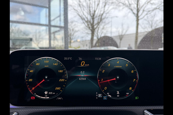 Mercedes-Benz CLA-Klasse 180 Business Solution AMG VAN € 30.900,- VOOR € 28.440,- UW LENTEVOORDEEL € 2.460,-! | PANO | AMG-LINE | STOELVERWARMING | SFEERVERLICHTING| CAMERA| KEYLESS|