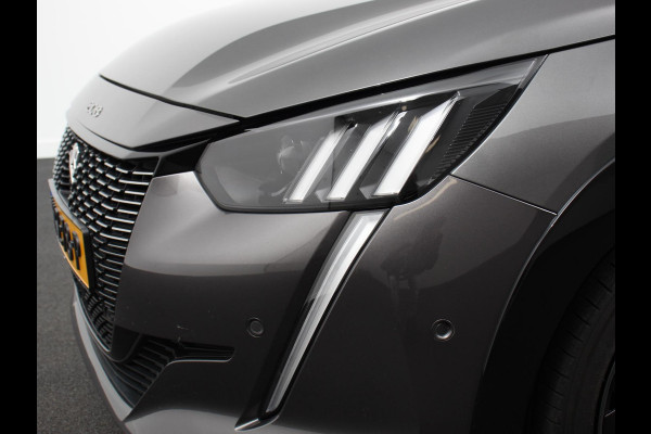 Peugeot 208 1.2 PureTech 100pk Automaat GT-Line Navigatie Apple Carplay/Android Auto Airco Parkeer sensoren Cruise Control Led Lichtmetalen Velgen