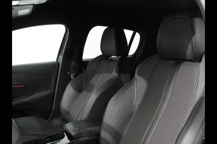 Peugeot 208 1.2 PureTech 100pk Automaat GT-Line Navigatie Apple Carplay/Android Auto Airco Parkeer sensoren Cruise Control Led Lichtmetalen Velgen