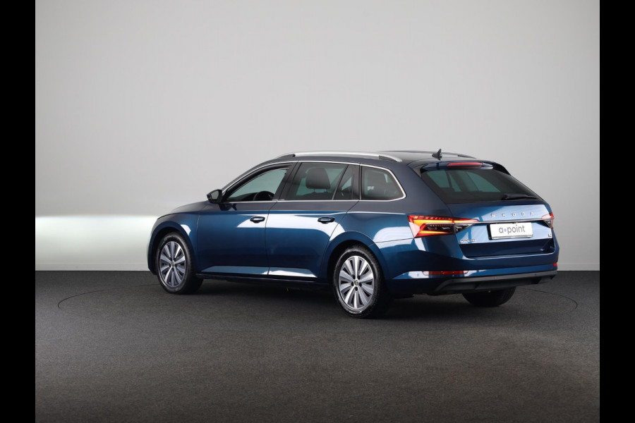 Škoda Superb 1.4 TSI iV Style 218 pk Automaat (DSG) | Navigatie | Parkeersensoren (Park assist) | Achteruitrijcamera | Standkachel | Stoelverwarming |