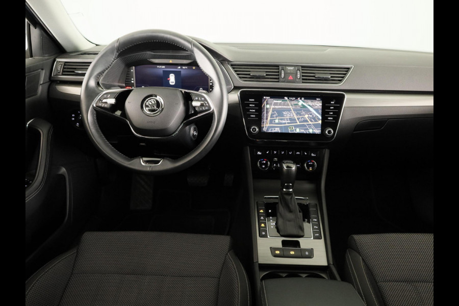 Škoda Superb 1.4 TSI iV Style 218 pk Automaat (DSG) | Navigatie | Parkeersensoren (Park assist) | Achteruitrijcamera | Standkachel | Stoelverwarming |
