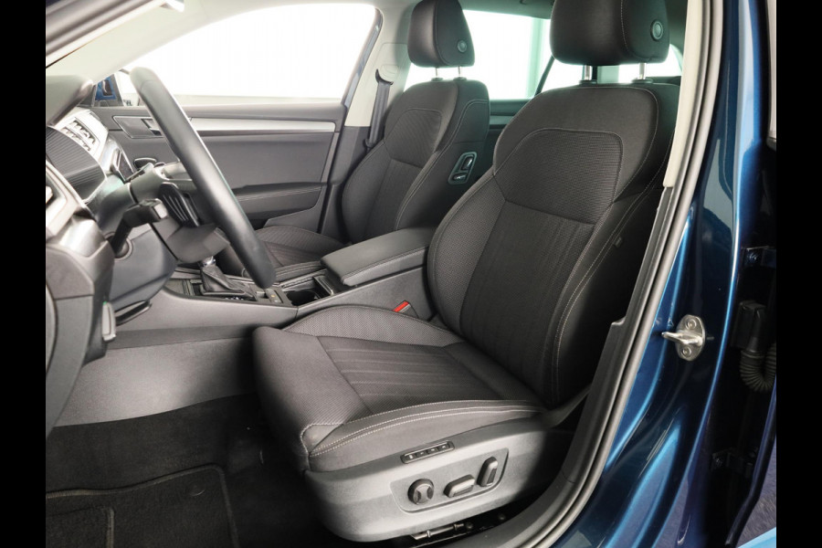 Škoda Superb 1.4 TSI iV Style 218 pk Automaat (DSG) | Navigatie | Parkeersensoren (Park assist) | Achteruitrijcamera | Standkachel | Stoelverwarming |