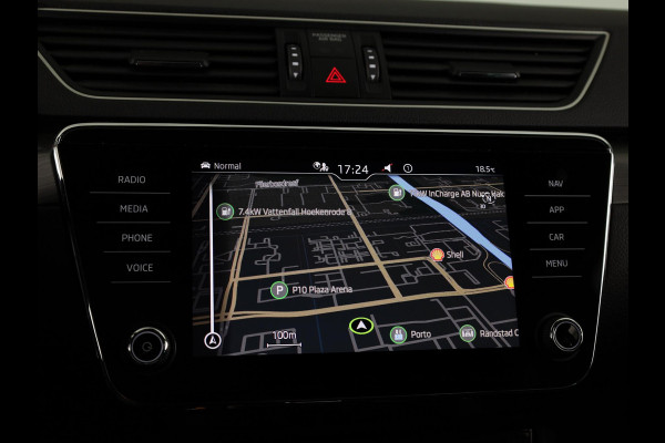 Škoda Superb 1.4 TSI iV Style 218 pk Automaat (DSG) | Navigatie | Parkeersensoren (Park assist) | Achteruitrijcamera | Standkachel | Stoelverwarming |