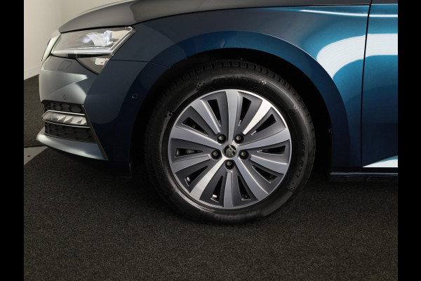 Škoda Superb 1.4 TSI iV Style 218 pk Automaat (DSG) | Navigatie | Parkeersensoren (Park assist) | Achteruitrijcamera | Standkachel | Stoelverwarming |