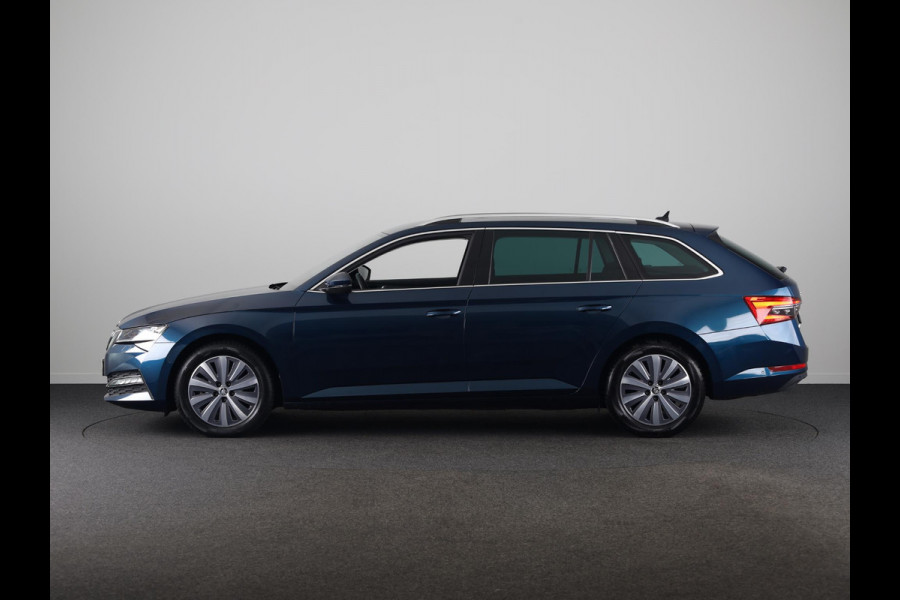 Škoda Superb 1.4 TSI iV Style 218 pk Automaat (DSG) | Navigatie | Parkeersensoren (Park assist) | Achteruitrijcamera | Standkachel | Stoelverwarming |