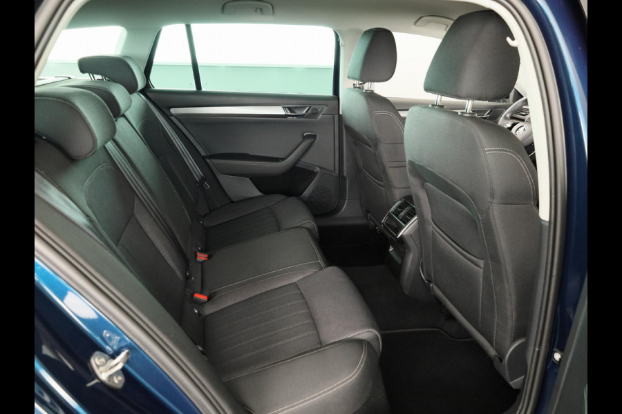 Škoda Superb 1.4 TSI iV Style 218 pk Automaat (DSG) | Navigatie | Parkeersensoren (Park assist) | Achteruitrijcamera | Standkachel | Stoelverwarming |