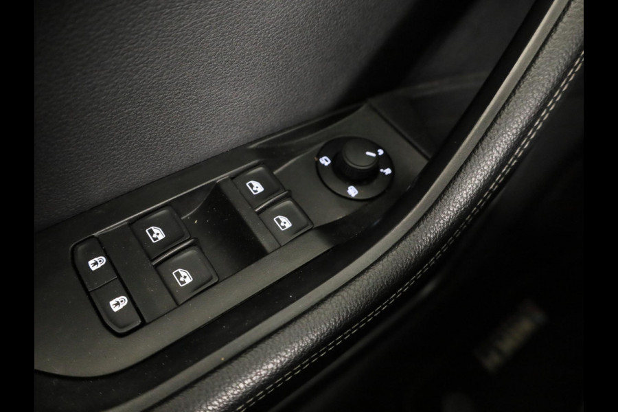 Škoda Superb 1.4 TSI iV Style 218 pk Automaat (DSG) | Navigatie | Parkeersensoren (Park assist) | Achteruitrijcamera | Standkachel | Stoelverwarming |
