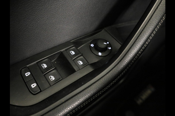 Škoda Superb 1.4 TSI iV Style 218 pk Automaat (DSG) | Navigatie | Parkeersensoren (Park assist) | Achteruitrijcamera | Standkachel | Stoelverwarming |