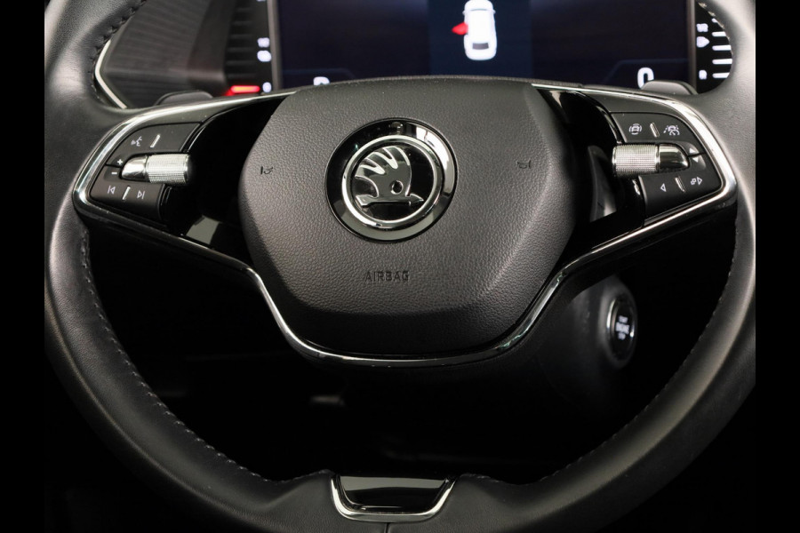 Škoda Superb 1.4 TSI iV Style 218 pk Automaat (DSG) | Navigatie | Parkeersensoren (Park assist) | Achteruitrijcamera | Standkachel | Stoelverwarming |