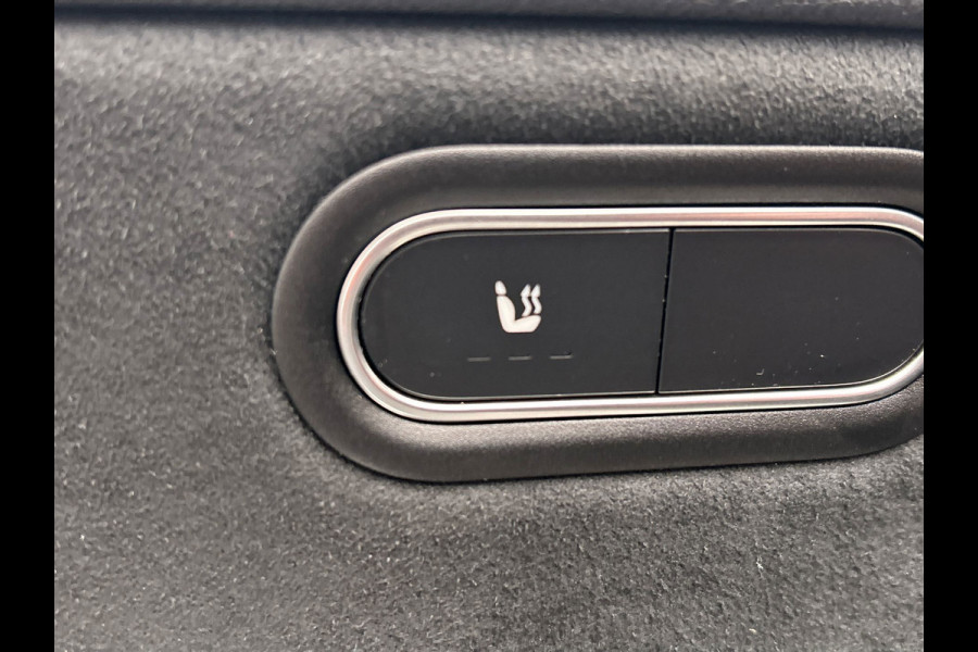 Mercedes-Benz A-Klasse 250 e AMG | Widescreen | Carplay Adaptive-cruise Panoramadak Stoelverwarming Camera Sfeerverlichting