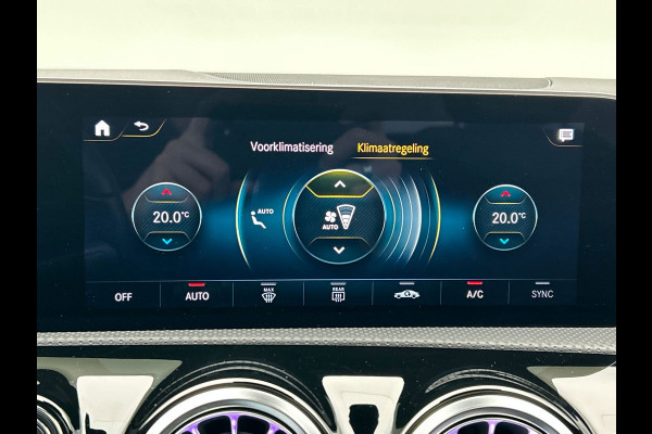 Mercedes-Benz A-Klasse 250 e AMG | Widescreen | Carplay Adaptive-cruise Panoramadak Stoelverwarming Camera Sfeerverlichting