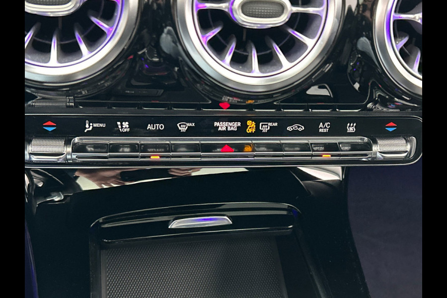 Mercedes-Benz A-Klasse 250 e AMG | Widescreen | Carplay Adaptive-cruise Panoramadak Stoelverwarming Camera Sfeerverlichting