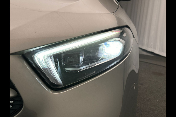 Mercedes-Benz A-Klasse 250 e AMG | Widescreen | Carplay Adaptive-cruise Panoramadak Stoelverwarming Camera Sfeerverlichting