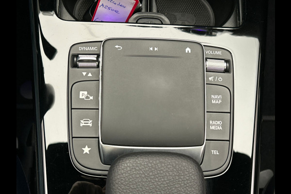 Mercedes-Benz A-Klasse 250 e AMG | Widescreen | Carplay Adaptive-cruise Panoramadak Stoelverwarming Camera Sfeerverlichting