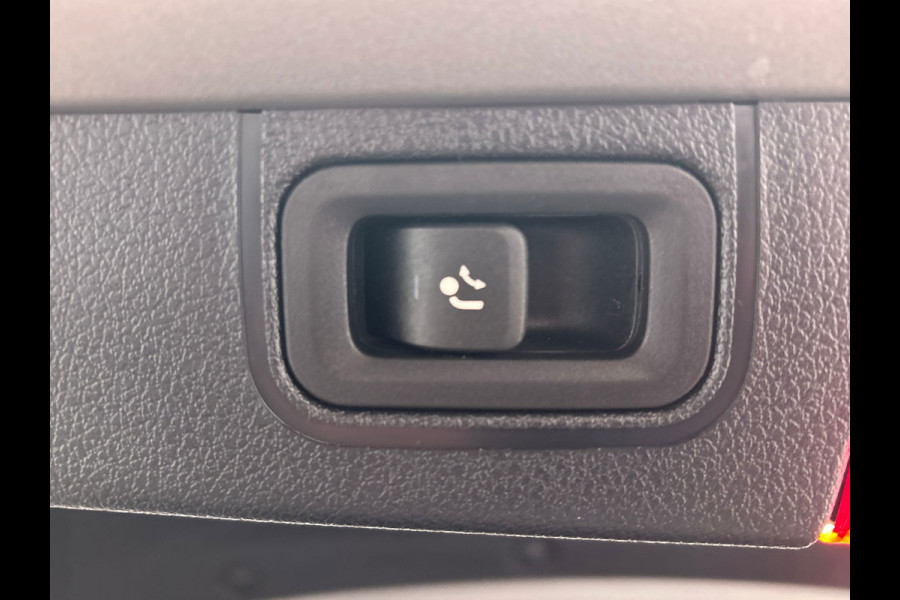 Mercedes-Benz A-Klasse 250 e AMG | Widescreen | Carplay Adaptive-cruise Panoramadak Stoelverwarming Camera Sfeerverlichting