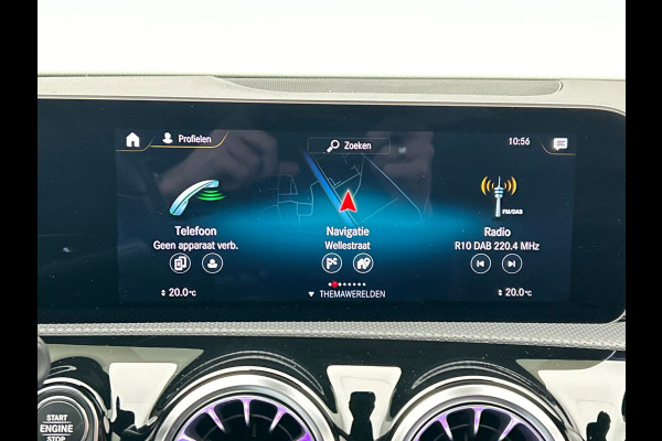 Mercedes-Benz A-Klasse 250 e AMG | Widescreen | Carplay Adaptive-cruise Panoramadak Stoelverwarming Camera Sfeerverlichting
