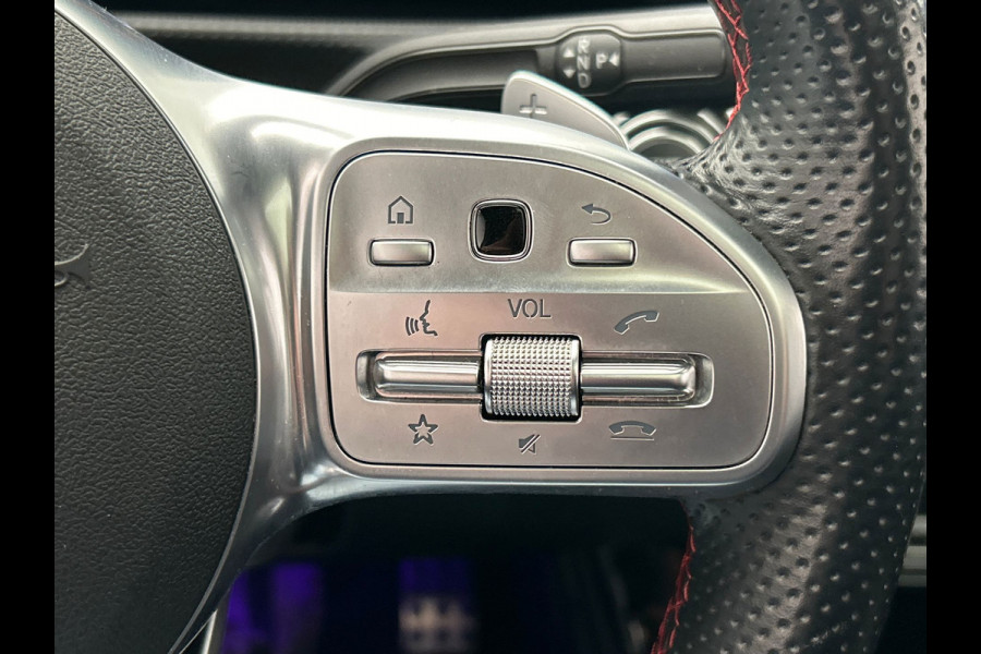 Mercedes-Benz A-Klasse 250 e AMG | Widescreen | Carplay Adaptive-cruise Panoramadak Stoelverwarming Camera Sfeerverlichting