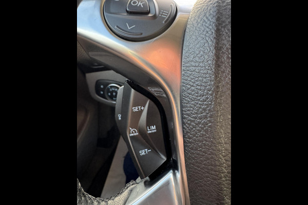 Ford Transit Connect 1.5 EcoBlue L2 Trend 100pk | Achteruitrijcamera | Licht metalen Velgen | Bluetooth | 3 persoons |