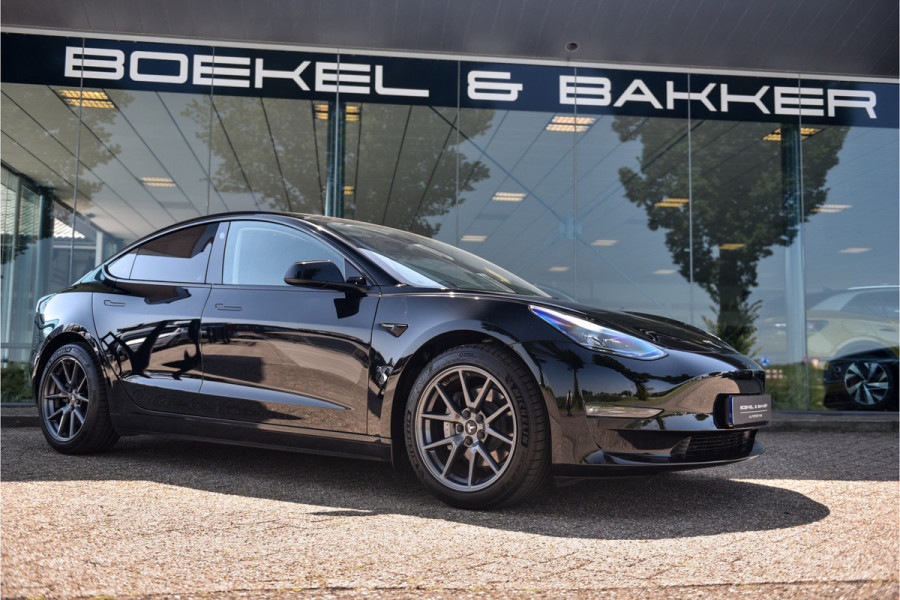 Tesla Model 3 Standard RWD Plus 60 kWh ** Autopilot **