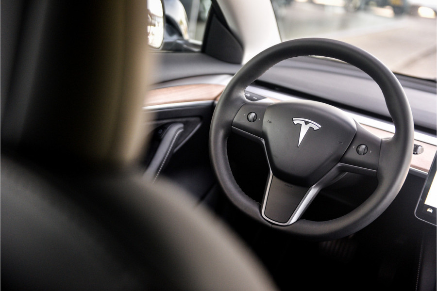 Tesla Model 3 Standard RWD Plus 60 kWh ** Autopilot **