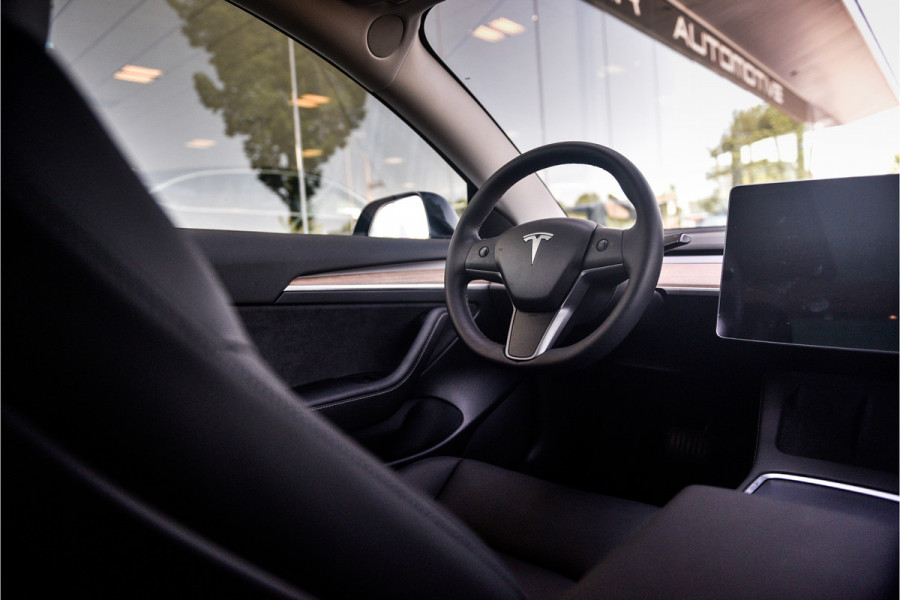 Tesla Model 3 Standard RWD Plus 60 kWh ** Autopilot **