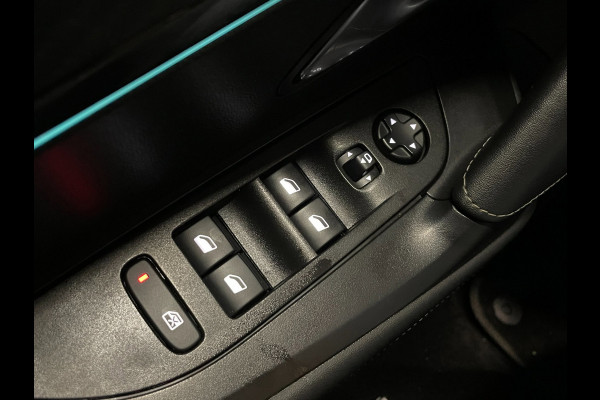 Peugeot e-2008 EV GT-LINE 50 kWh|1/2 LEDER|NAVIGATIE|ANDROID AUTO/APPLE CARPLAY|CAMERA(360)|CRUISE+CLIMATE CONTROL|LANE-ASSIST|PDC