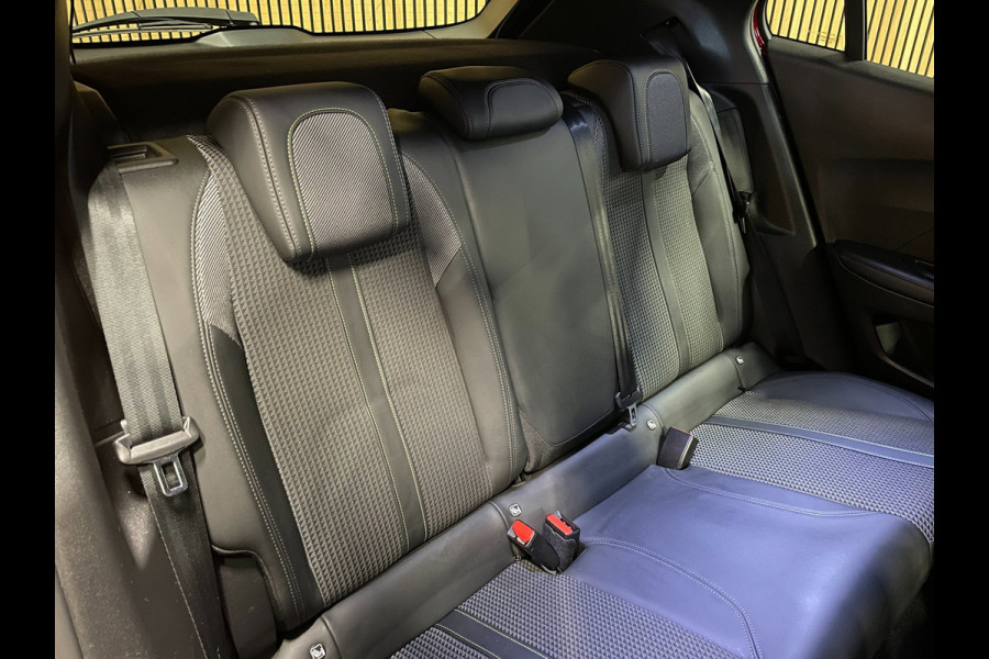 Peugeot e-2008 EV GT-LINE 50 kWh|1/2 LEDER|NAVIGATIE|ANDROID AUTO/APPLE CARPLAY|CAMERA(360)|CRUISE+CLIMATE CONTROL|LANE-ASSIST|PDC
