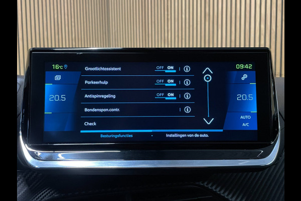 Peugeot e-2008 EV GT-LINE 50 kWh|1/2 LEDER|NAVIGATIE|ANDROID AUTO/APPLE CARPLAY|CAMERA(360)|CRUISE+CLIMATE CONTROL|LANE-ASSIST|PDC