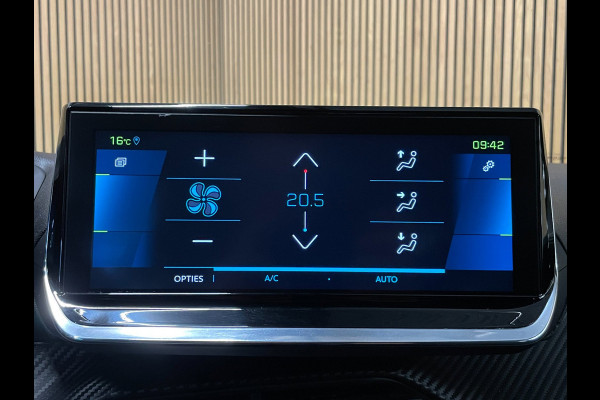 Peugeot e-2008 EV GT-LINE 50 kWh|1/2 LEDER|NAVIGATIE|ANDROID AUTO/APPLE CARPLAY|CAMERA(360)|CRUISE+CLIMATE CONTROL|LANE-ASSIST|PDC