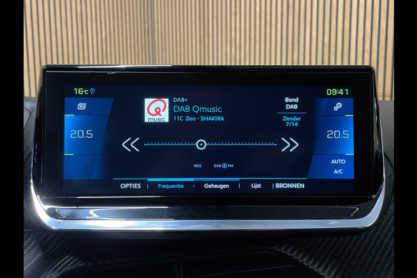Peugeot e-2008 EV GT-LINE 50 kWh|1/2 LEDER|NAVIGATIE|ANDROID AUTO/APPLE CARPLAY|CAMERA(360)|CRUISE+CLIMATE CONTROL|LANE-ASSIST|PDC