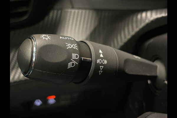 Peugeot e-2008 EV GT-LINE 50 kWh|1/2 LEDER|NAVIGATIE|ANDROID AUTO/APPLE CARPLAY|CAMERA(360)|CRUISE+CLIMATE CONTROL|LANE-ASSIST|PDC