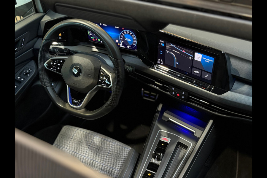 Volkswagen Golf 1.4 eHybrid GTE |PANO|VIRTUAL|IQ LIGHT|CAMERA|DEALER ONDERHOUDEN|STOEL+STUUR VERWARMING|CARPLAY|DODEHOEK ASSISTENT