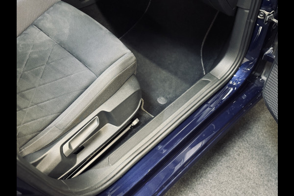 Volkswagen Golf Variant 1.0 eTSI Life Business | 18" | Camera | Trekhaak