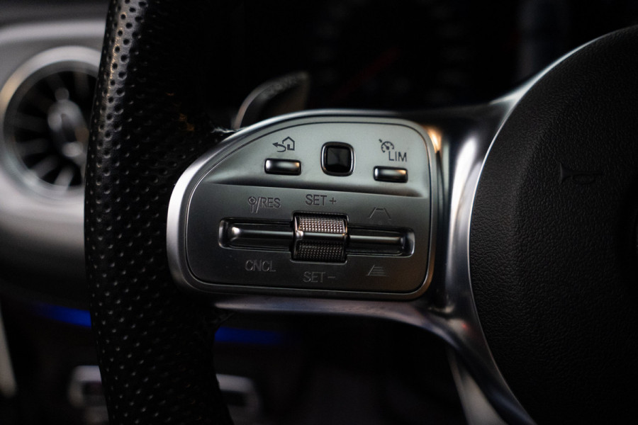 Mercedes-Benz G-Klasse 63 Navi Burmester Leer 360 Camera PTS Massage Schuif (kantel) dak Memory seats Stoelventilatie Stoelverwarming Climate voor en achter Distronic+ Trekhaak