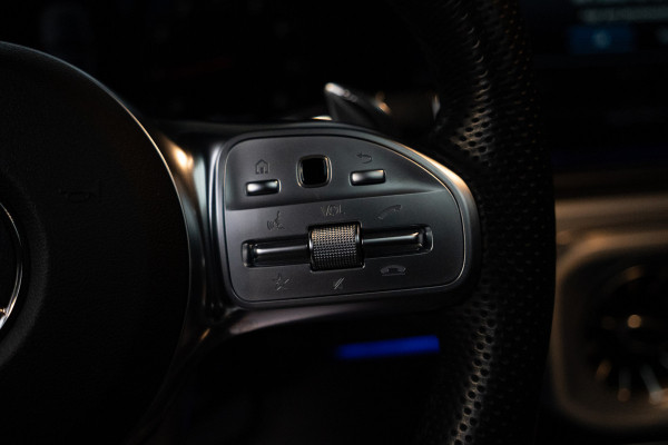 Mercedes-Benz G-Klasse 63 Navi Burmester Leer 360 Camera PTS Massage Schuif (kantel) dak Memory seats Stoelventilatie Stoelverwarming Climate voor en achter Distronic+ Trekhaak