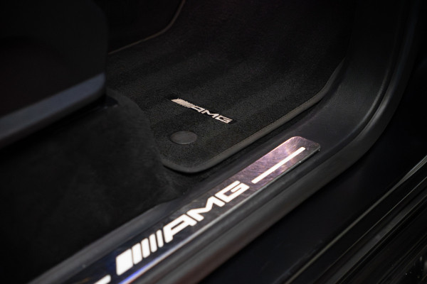 Mercedes-Benz G-Klasse 63 Navi Burmester Leer 360 Camera PTS Massage Schuif (kantel) dak Memory seats Stoelventilatie Stoelverwarming Climate voor en achter Distronic+ Trekhaak